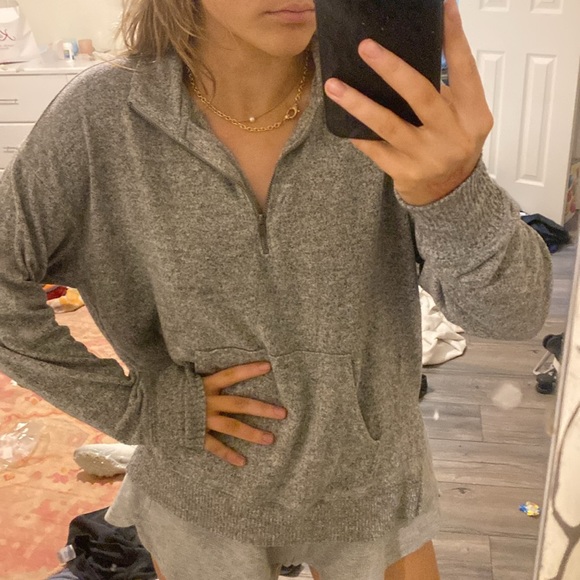grey aerie half-zip - Picture 4 of 4